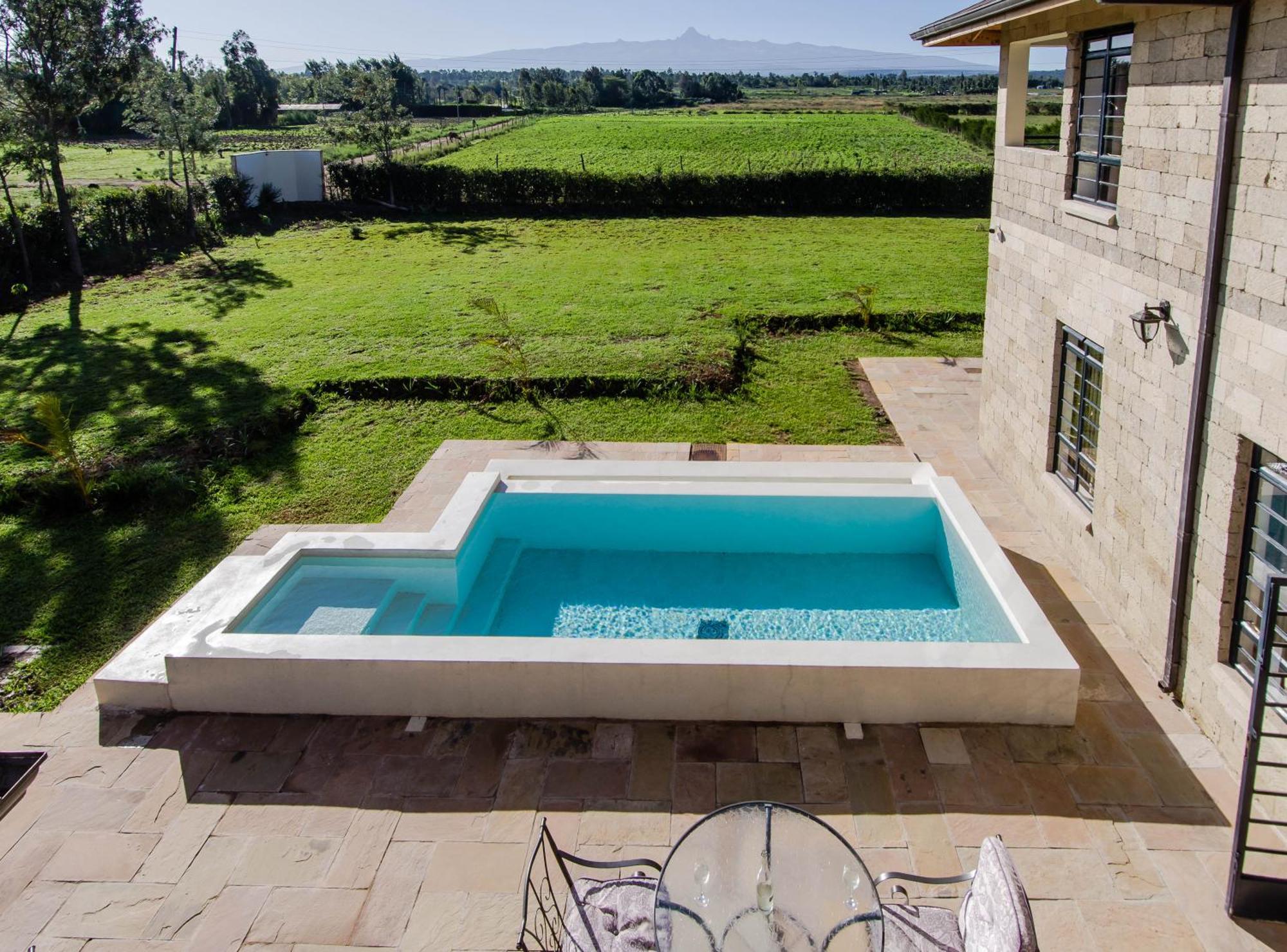 The Landing Nanyuki Cottages Екстер'єр фото